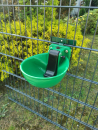 Eindrehhalterung Wassertränke mit Wassertränke grün an Stabmattenzaun